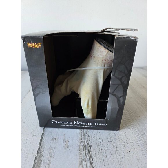 Crawling monster hand Halloween animated prop sound haunted house severed hand - Picture 1 of 7